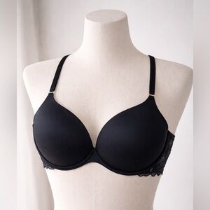 Victoria secret very sexy Black Lace Trim Bra 36C